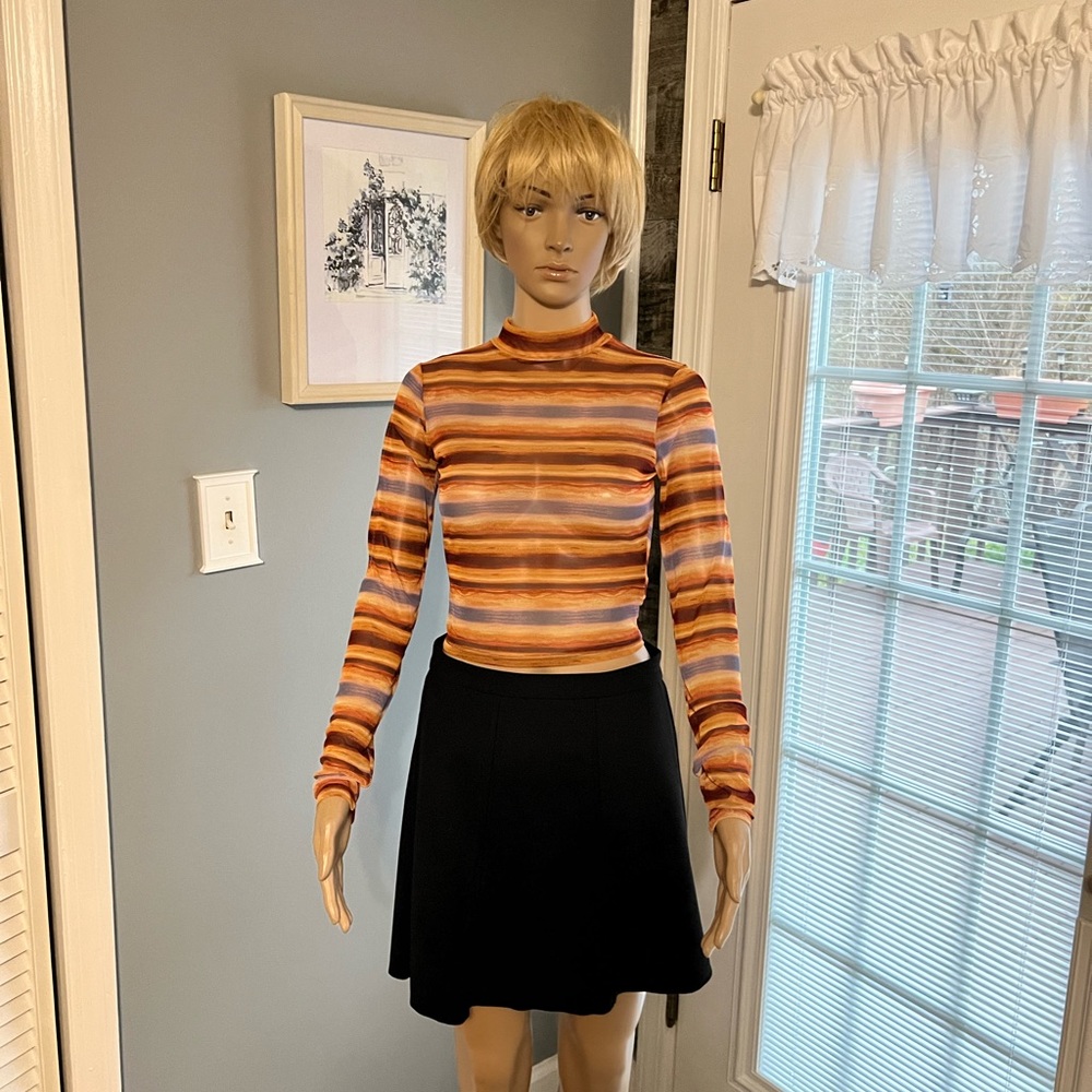 Forever 21 Cropped Long Sleeve Sleeve Shirt SZ SM‎